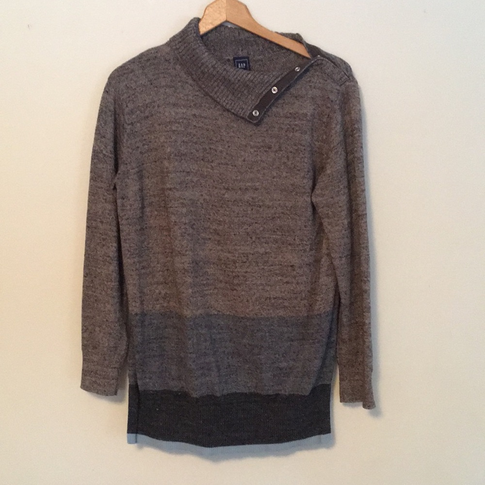 2 for $10 Gap shirt